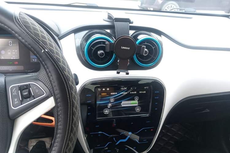 Used JAC Group iEV7 2019 iEV7L Luxury Smart Model Audio And AC Panel