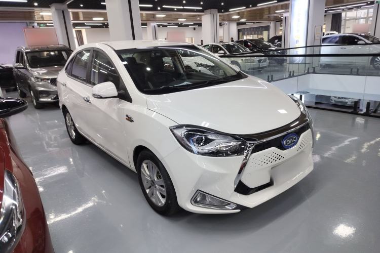 Used JAC Group iEV7 2019 iEV7L Luxury Smart Model Front Right 45 Deg