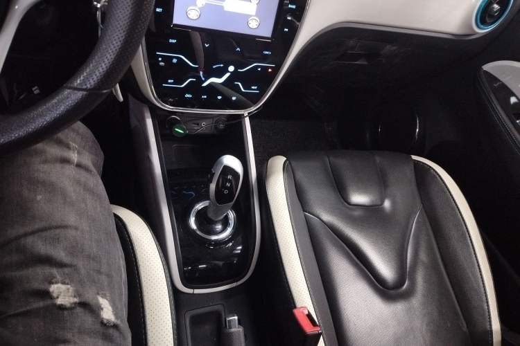 Used JAC Group iEV7 2019 iEV7L Luxury Smart Model Gear Lever