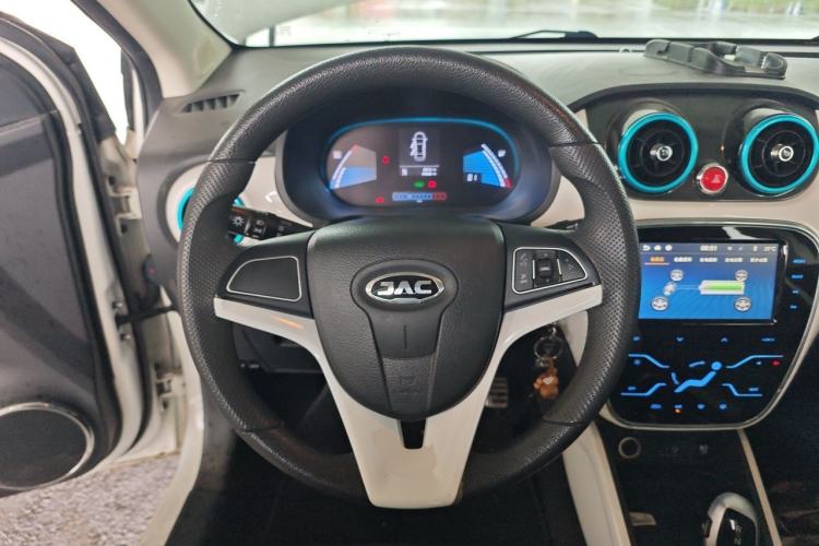 Used JAC Group iEV7 2019 iEV7L Luxury Smart Model Steering Wheel