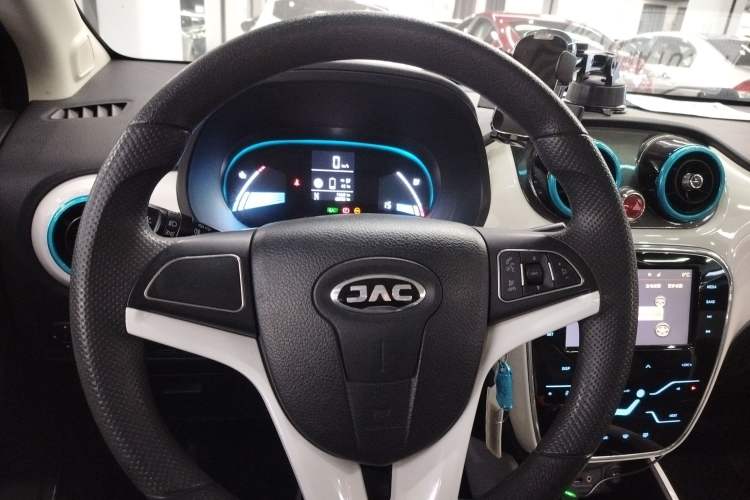 Used JAC Group iEV7 2019 iEV7L Luxury Smart Model Steering Wheel