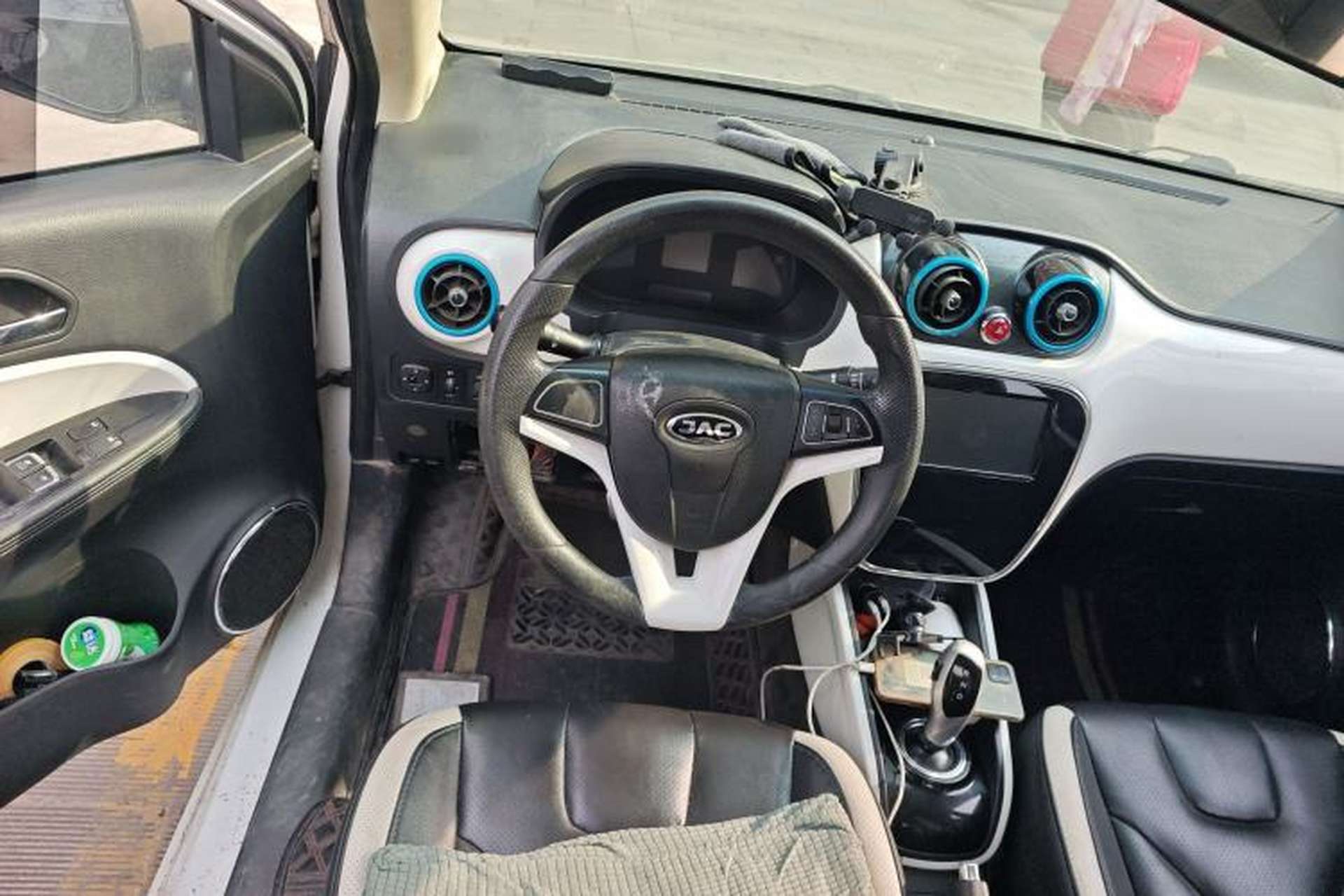 Used JAC Group iEV7 2019 iEV7L Luxury Smart Model Steering Wheel