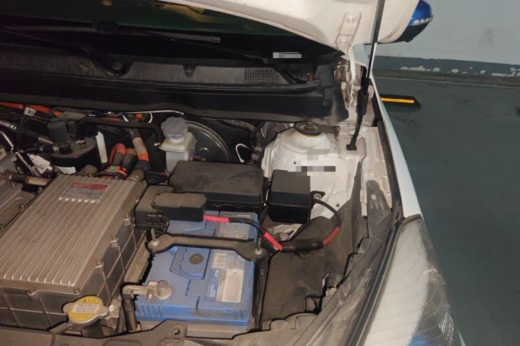 Used JAC Group iEV7S 2017 ZhiZun Model Engine Bay Left