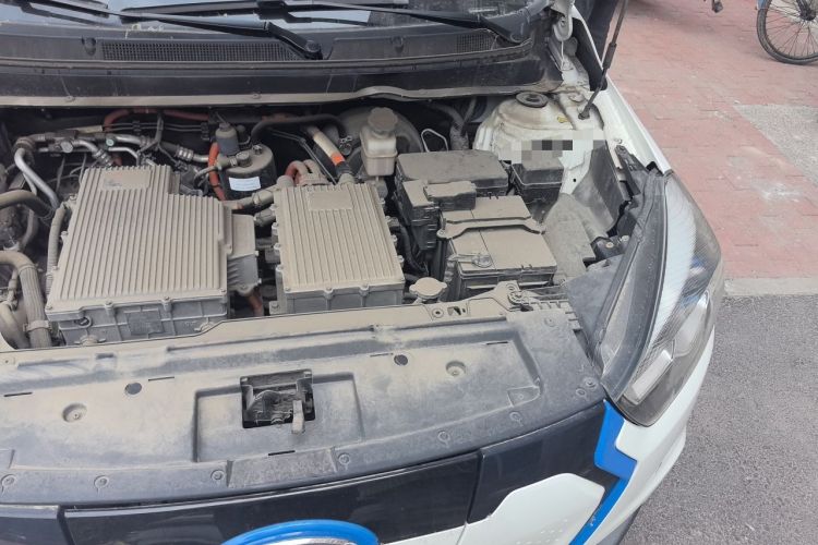 Used JAC Group iEV7S 2017 ZhiZun Model Engine Bay Left
