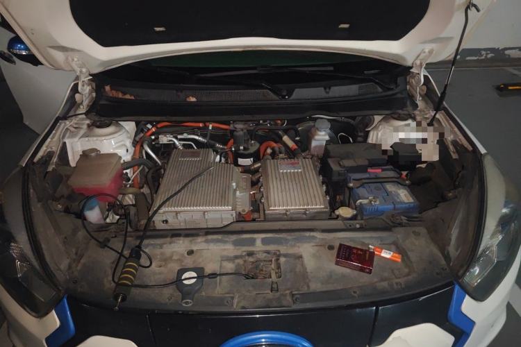 Used JAC Group iEV7S 2017 ZhiZun Model Engine Bay