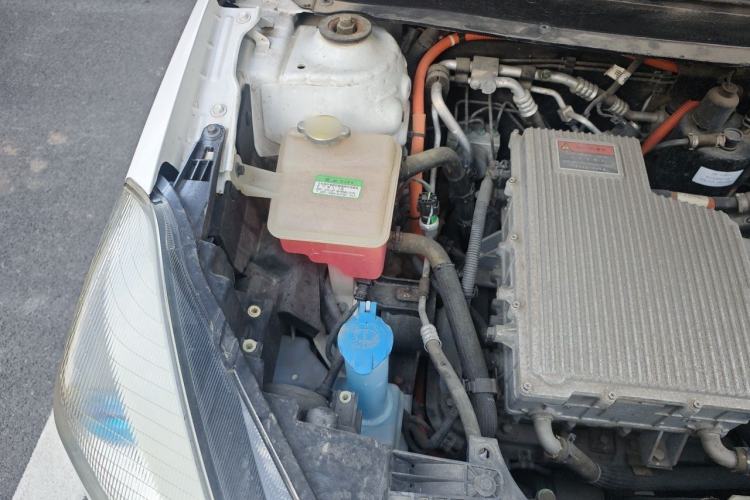 Used JAC Group iEV7S 2017 ZhiZun Model Engine Bay Right