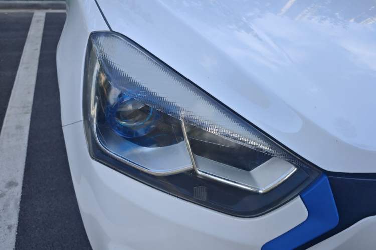 Used JAC Group iEV7S 2017 ZhiZun Model Right Front Headlight