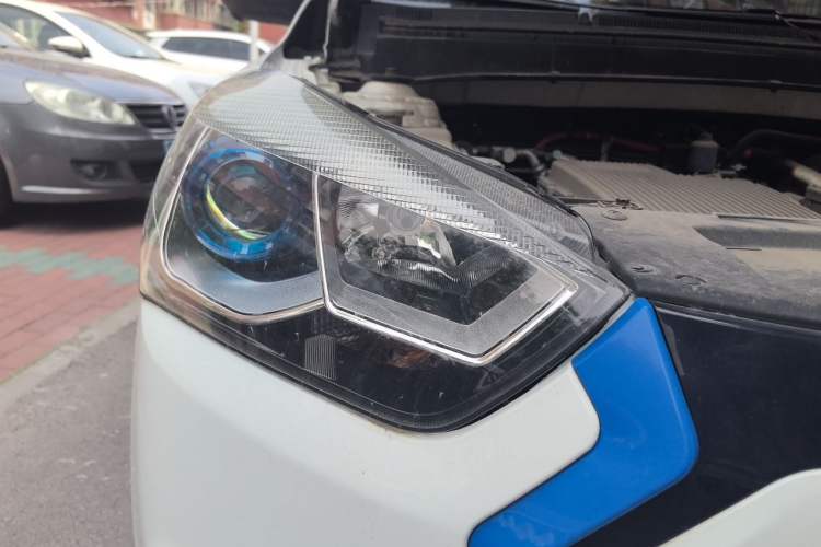 Used JAC Group iEV7S 2017 ZhiZun Model Right Front Headlight