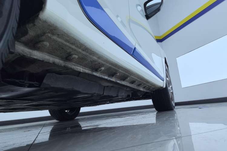Used JAC Group iEV7S 2017 ZhiZun Model Right Side Sill