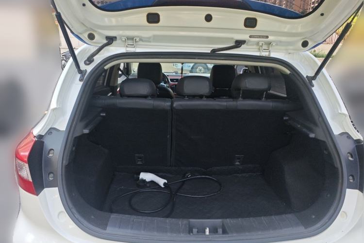 Used JAC Group iEV7S 2017 ZhiZun Model Trunk