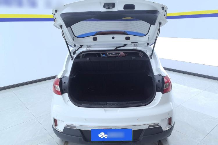 Used JAC Group iEV7S 2017 ZhiZun Model Trunk