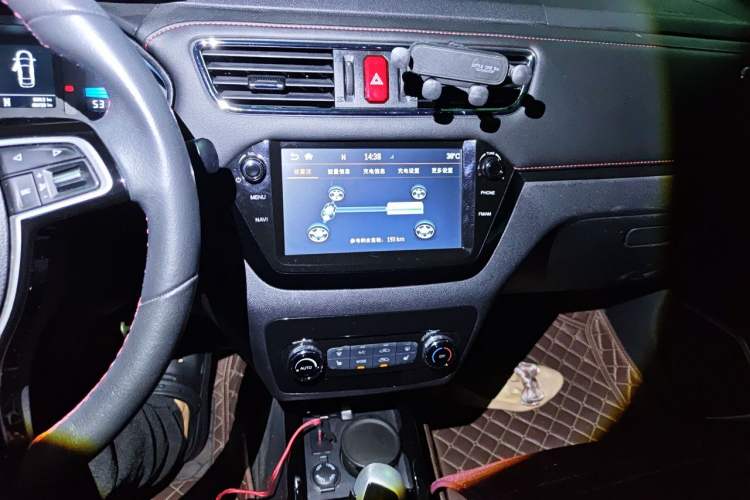 Used JAC Group iEV7S 2018 Smart Enjoyment Model Audio And AC Panel