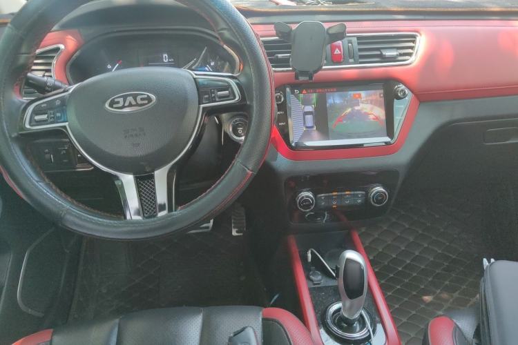 Used JAC Group iEV7S 2018 Smart Enjoyment Model Center Console
