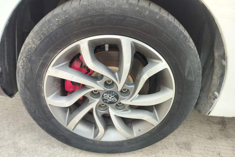 Used JAC Group iEV7S 2018 Smart Enjoyment Model Left Front Wheel Hub