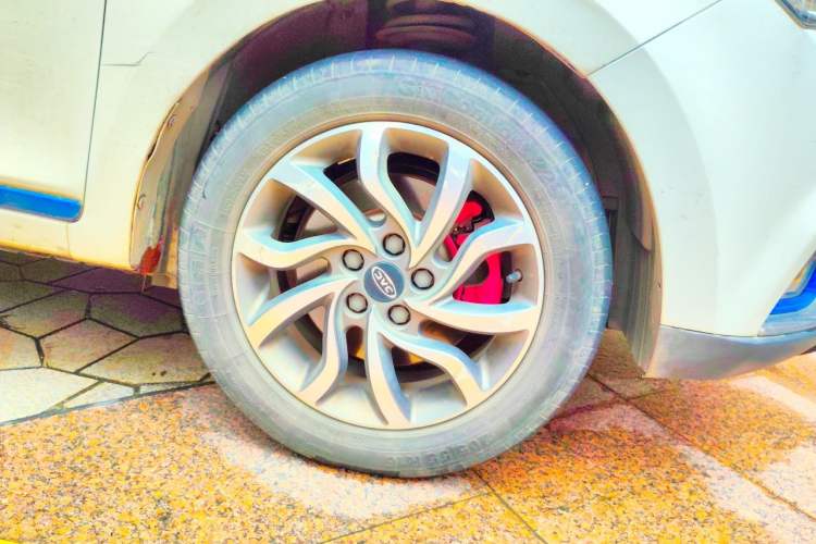 Used JAC Group iEV7S 2018 Smart Enjoyment Model Right Front Wheel Hub