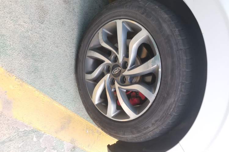 Used JAC Group iEV7S 2018 Smart Enjoyment Model Right Front Wheel Hub