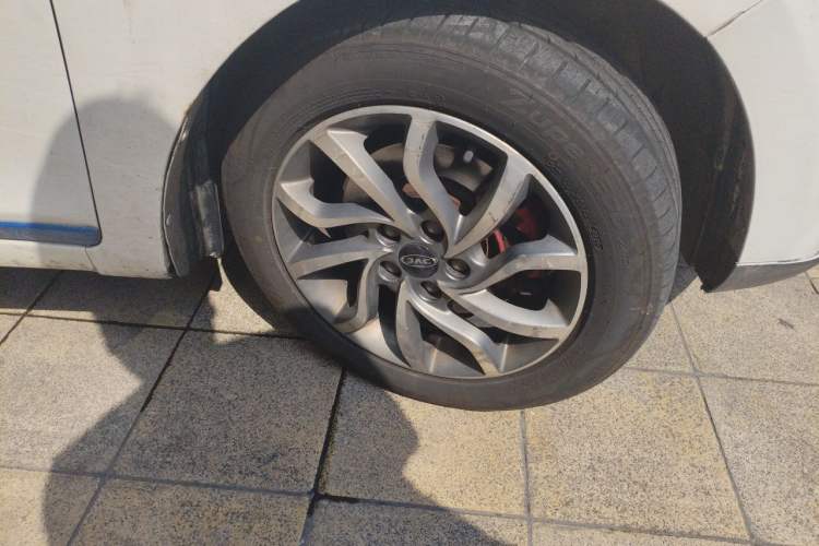 Used JAC Group iEV7S 2018 Smart Enjoyment Model Right Front Wheel Hub