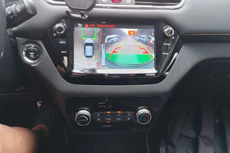 Used JAC Group iEV7S 2019 Luxury Smart Fully Equipped Edition Audio And AC Panel