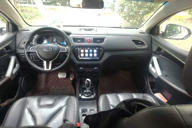 Used JAC Group iEV7S 2019 Luxury Smart Supreme Deluxe Edition Center Console