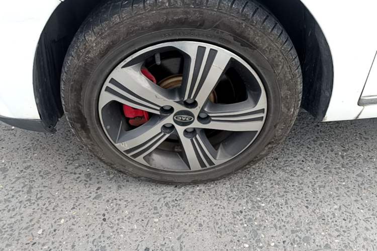 Used JAC Group iEV7S 2019 Luxury Smart Model Left Front Wheel Hub