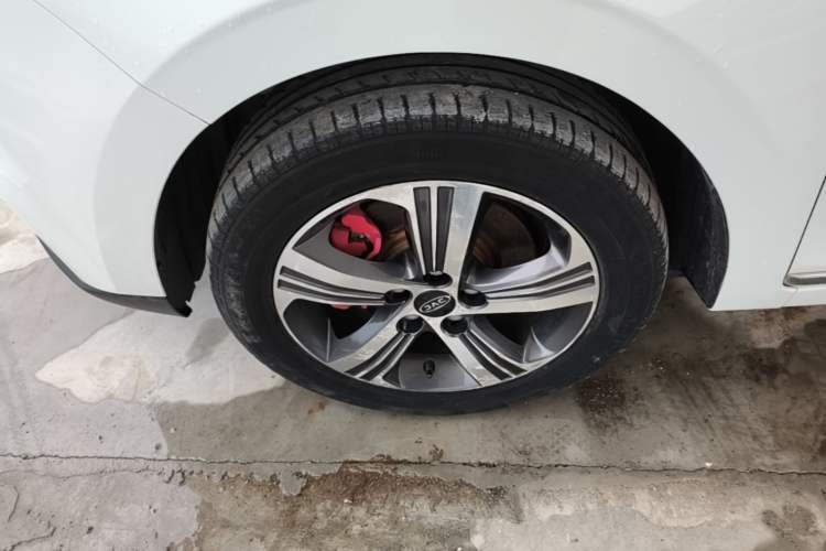 Used JAC Group iEV7S 2019 Luxury Smart Fully Equipped Edition Left Front Wheel Hub