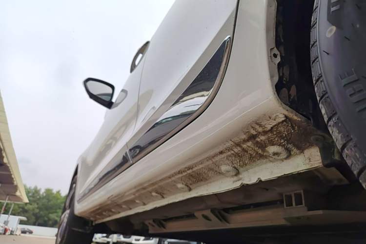 Used JAC Group iEV7S 2019 Luxury Smart Fully Equipped Edition Left Side Sill