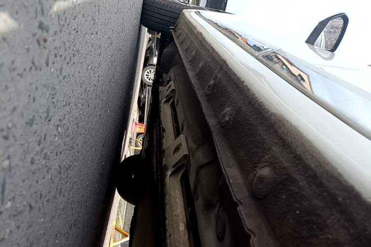 Used JAC Group iEV7S 2019 Luxury Smart Model Left Side Sill