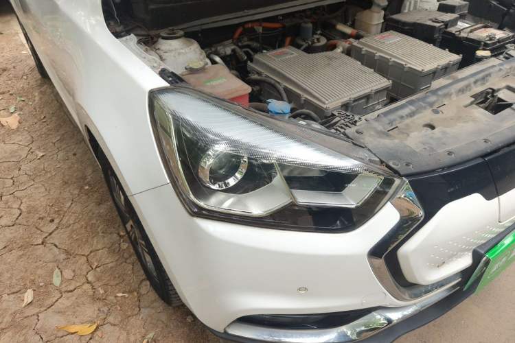 Used JAC Group iEV7S 2019 Luxury Smart Supreme Deluxe Edition Right Front Headlight