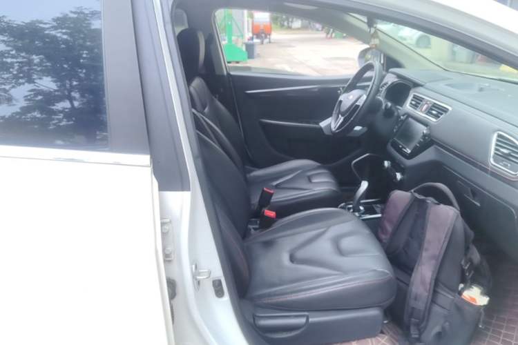 Used JAC Group iEV7S 2019 Luxury Smart Supreme Deluxe Edition Right Front Seat