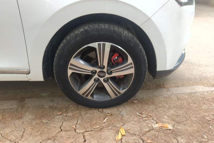 Used JAC Group iEV7S 2019 Luxury Smart Supreme Deluxe Edition Right Front Wheel Hub