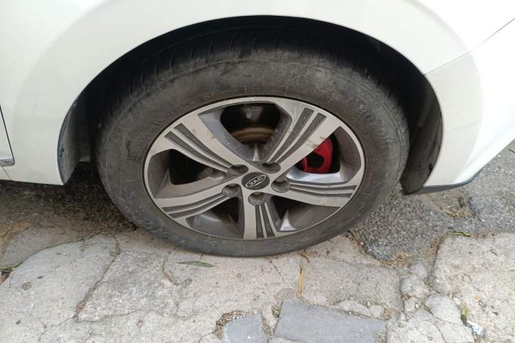 Used JAC Group iEV7S 2019 Luxury Smart Model Right Front Wheel Hub