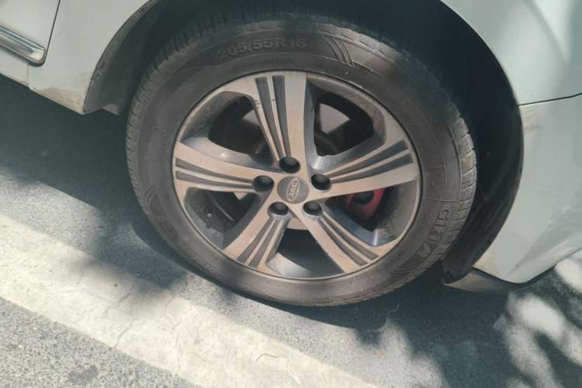 Used JAC Group iEV7S 2019 Luxury Smart Supreme Deluxe Edition Right Front Wheel Hub