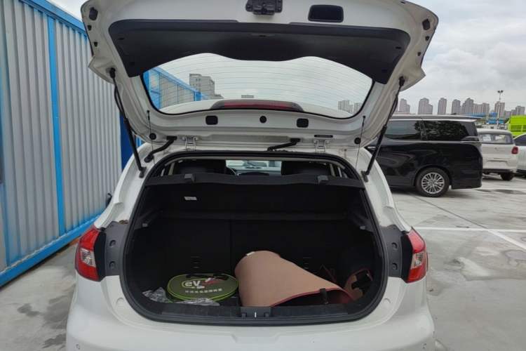 Used JAC Group iEV7S 2019 Luxury Smart Supreme Model Trunk