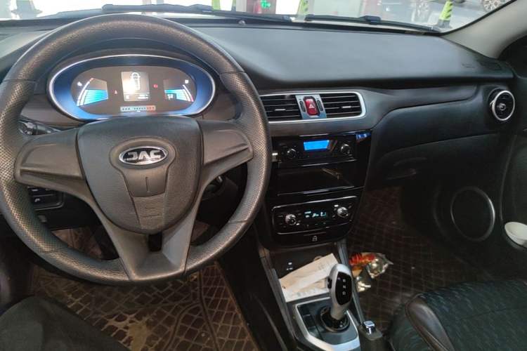 Used JAC Group iEVA50 2018 Luxury Model Audio And AC Panel