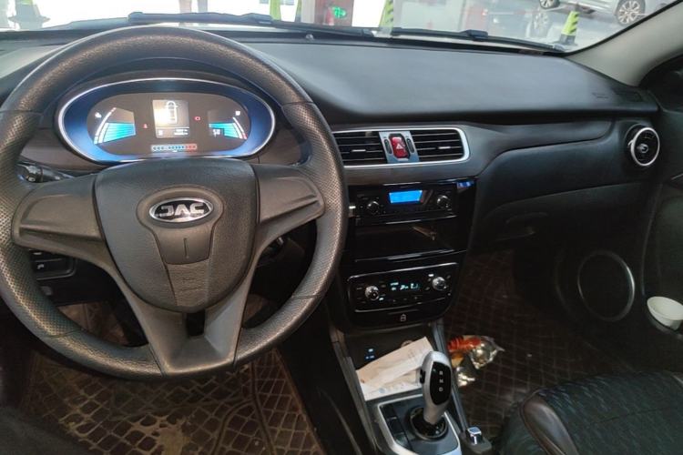 Used JAC Group iEVA50 2018 Luxury Model Center Console