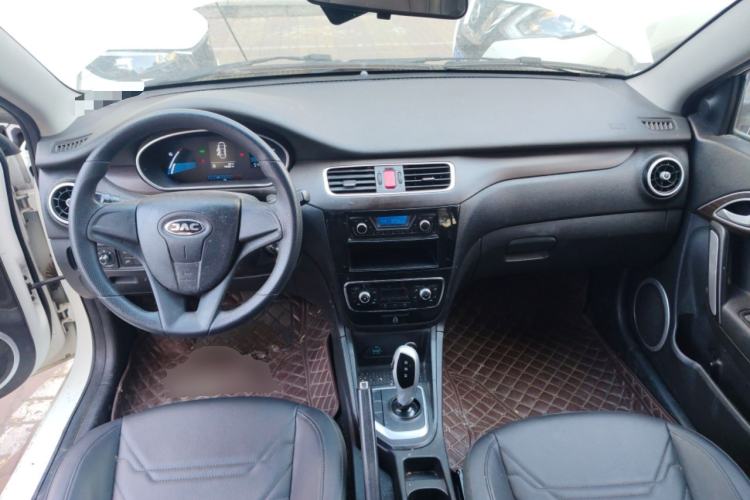 Used JAC Group iEVA50 2018 Luxury Model Center Console