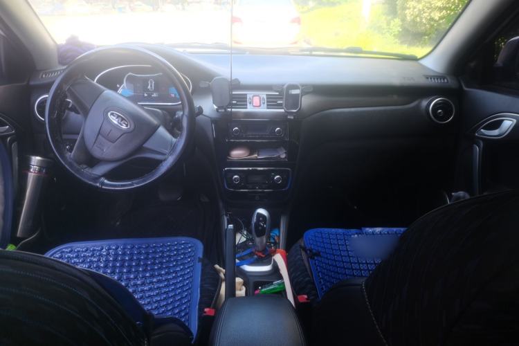 Used JAC Group iEVA50 2018 Luxury Model Center Console