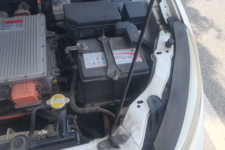Used JAC Group iEVA50 2018 Luxury Model Engine Bay Left