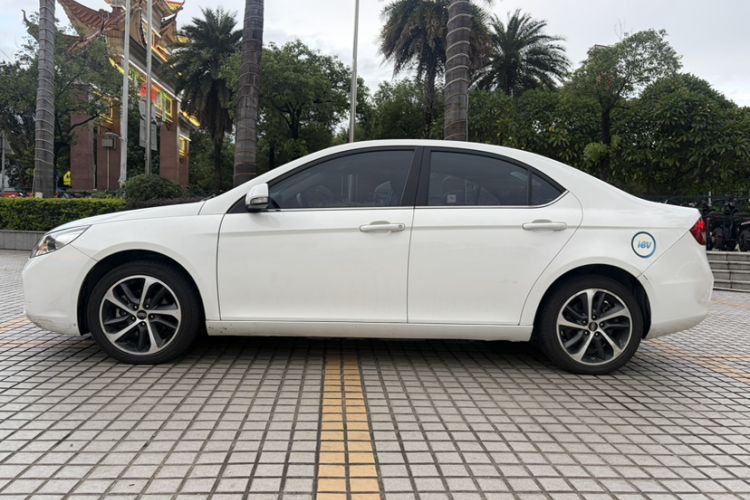 Used JAC Group iEVA50 2018 Luxury Model Exterior 7