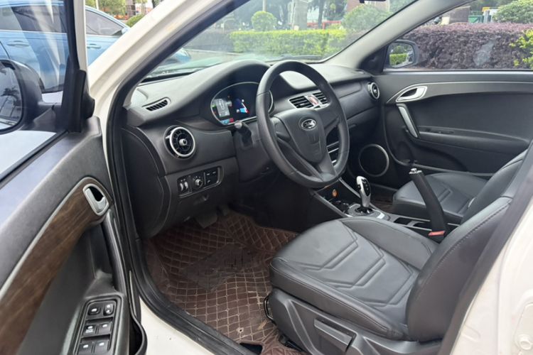 Used JAC Group iEVA50 2018 Luxury Model Interior 4