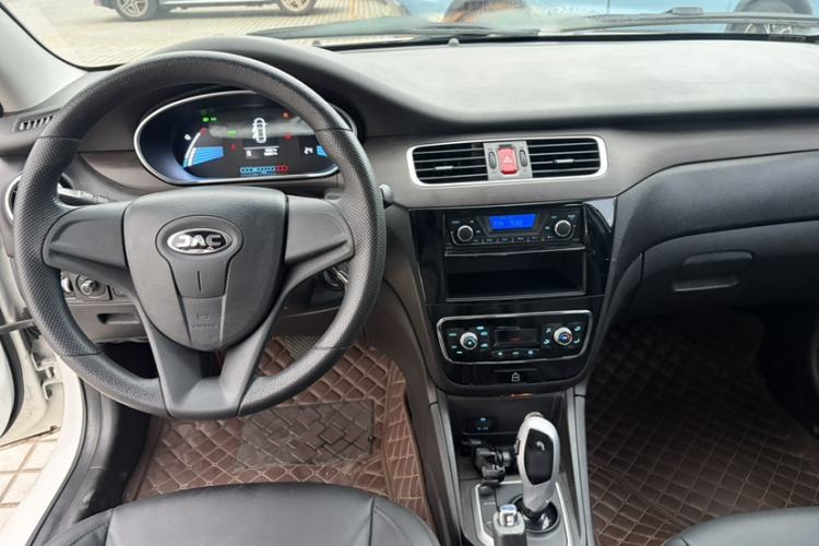 Used JAC Group iEVA50 2018 Luxury Model Interior 6