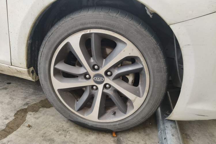 Used JAC Group iEVA50 2018 Luxury Model Right Front Wheel Hub