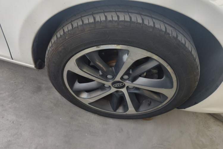 Used JAC Group iEVA50 2018 Luxury Model Right Front Wheel Hub