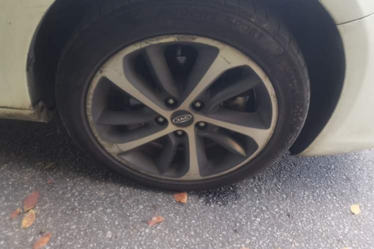 Used JAC Group iEVA50 2018 Luxury Model Right Front Wheel Hub