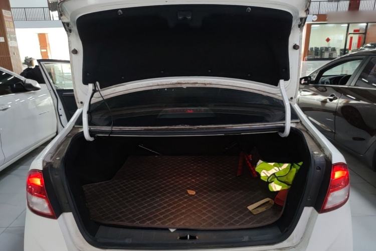 Used JAC Group iEVA50 2018 Luxury Model Trunk
