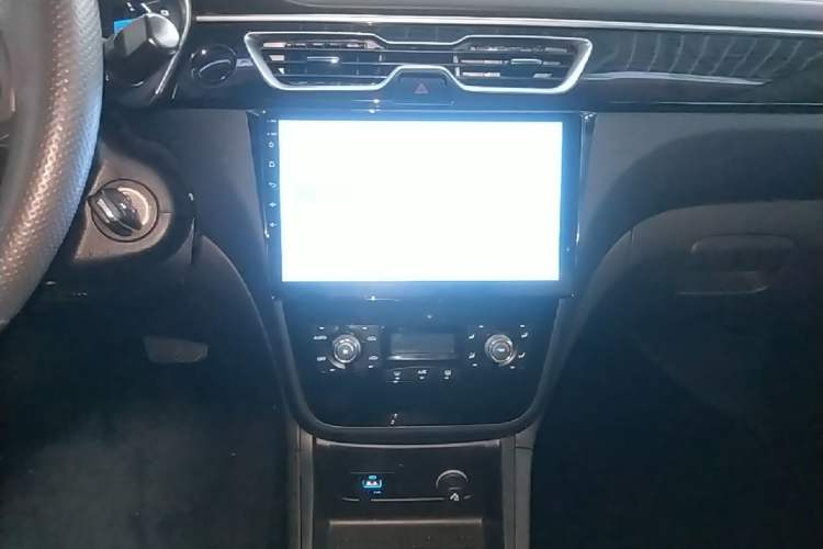 Used JAC Group iEVA50 2021 Battery-Swap Comfort Version Audio And AC Panel