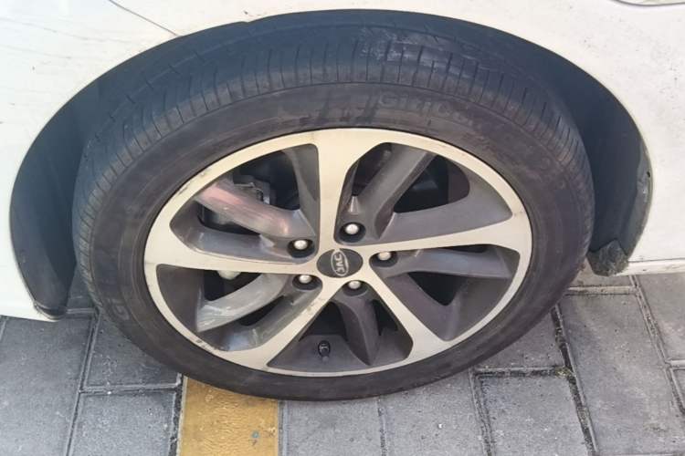 Used JAC Group iEVA50 2021 Battery-Swap Comfort Version Left Front Wheel Hub