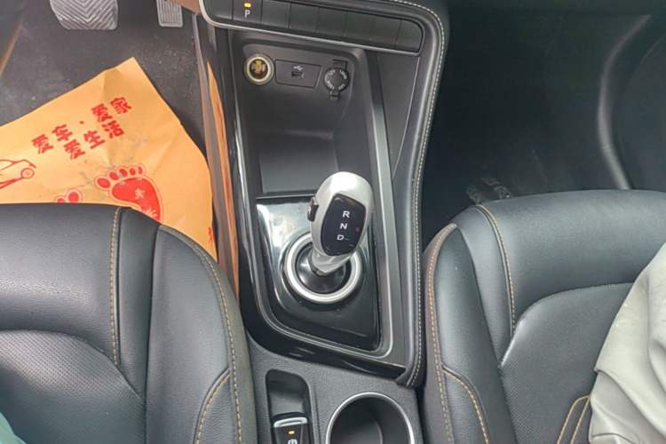 Used JAC Group iEVS4 2019 Luxury Smart Edition Gear Lever