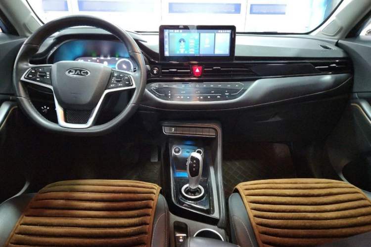 Used JAC Group iEVS4 2019 Luxury Smart Edition Interior 6
