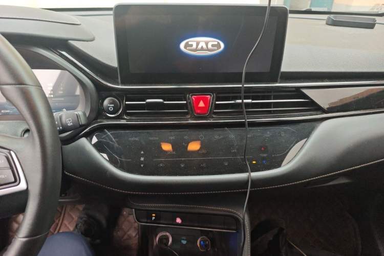 Used JAC Group iEVS4 2019 Luxury Smart Edition Audio And AC Panel